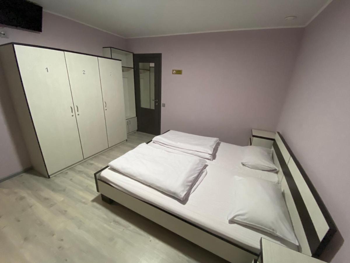 Guest House Max Khmel'nyts'kyy Exterior photo