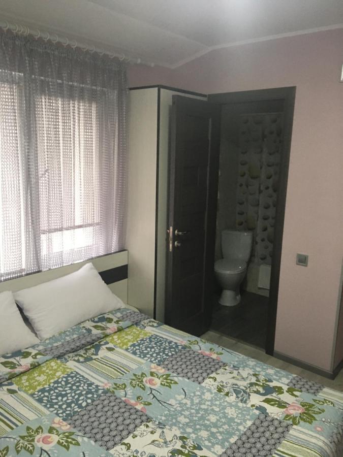 Guest House Max Khmel'nyts'kyy Exterior photo